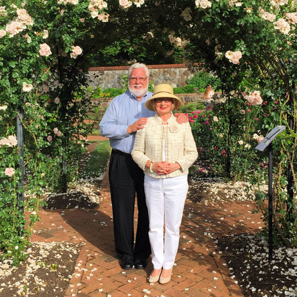 Greg & Teresa Byington of 'A Garden Diary